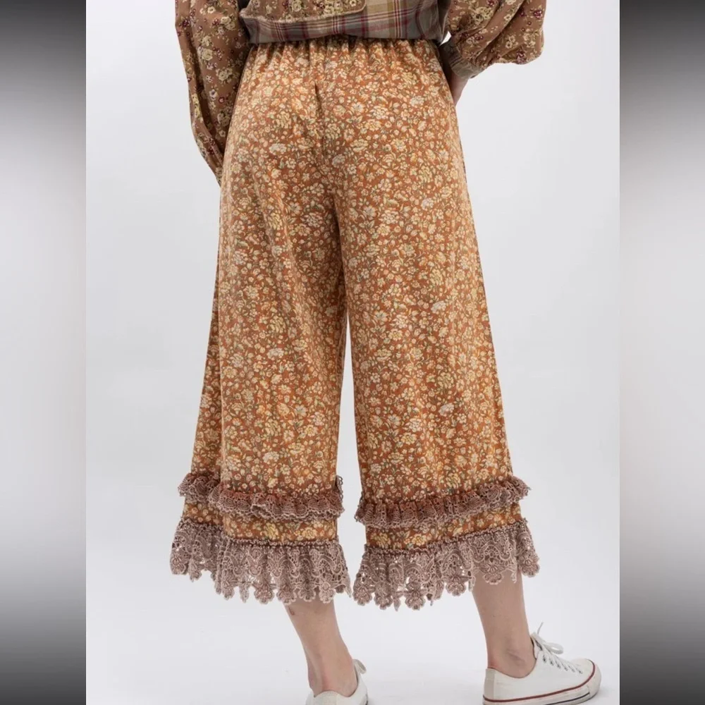 Floral Lace Trim Wide-Leg Bloomers - Picture 5 of 8